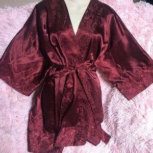 Victoria's Secret Intimates & Sleepwear - Satin Kimono type wrap Victoria secret NWOT Victoria's Secret Intimates & Sleepwear - Satin Kimono type wrap Victoria secret NWOT